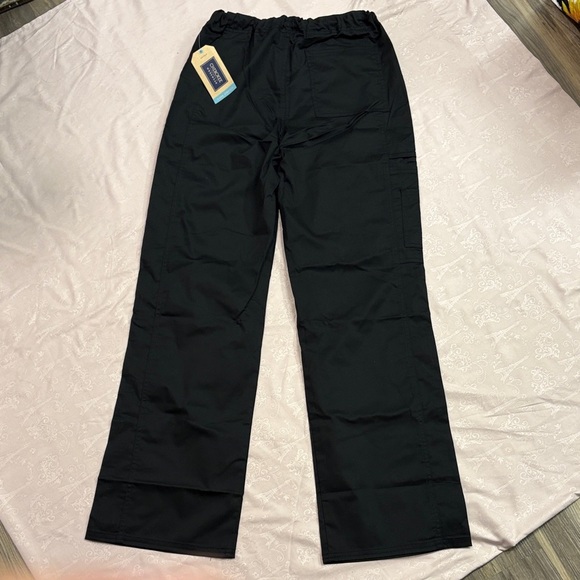 Classic Black Cargo Pants for Men - Picture 3 of 5
